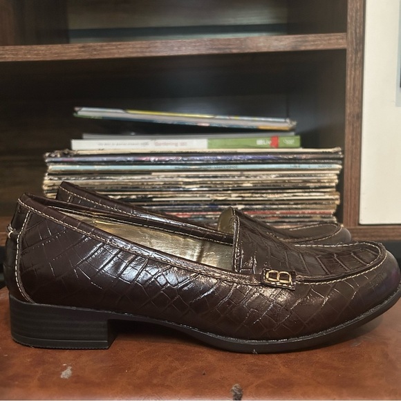 Eurosoft Brown Croc Embossed Loafers Women’s 8M | Classic Preppy Style - Picture 6 of 12